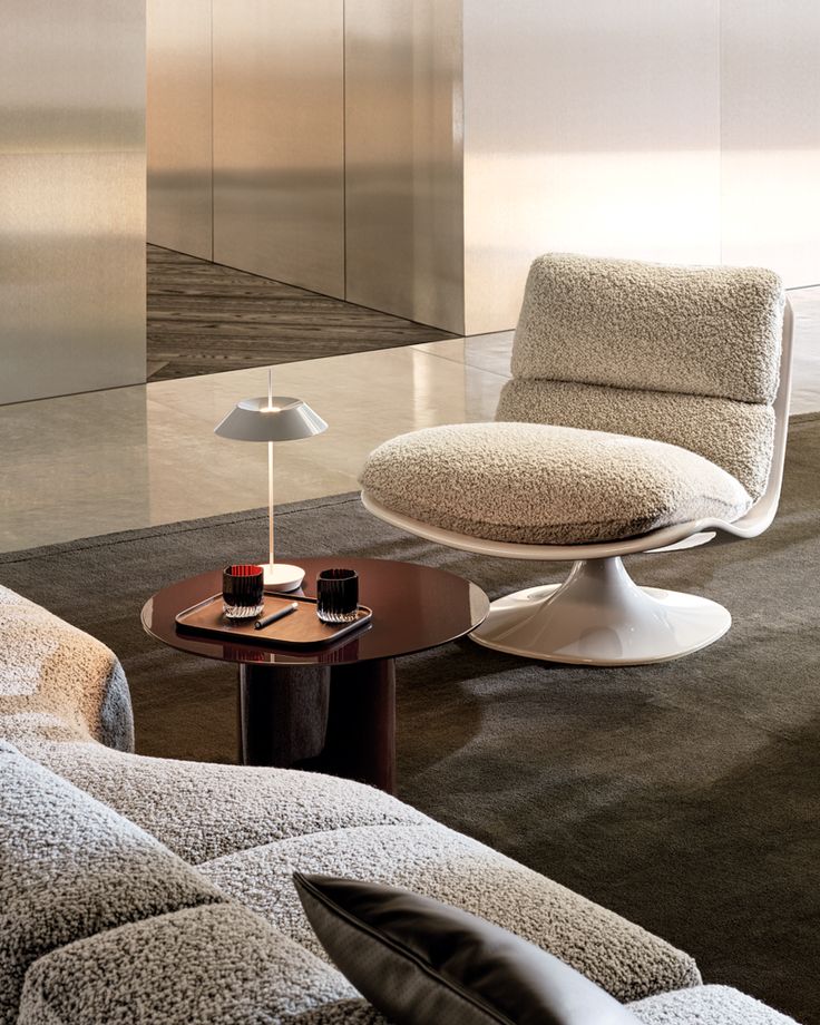 Стул без вооружения