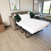 Кровать-платформа размера «king-size» в стиле Holiday Inn с мягким изголовьем