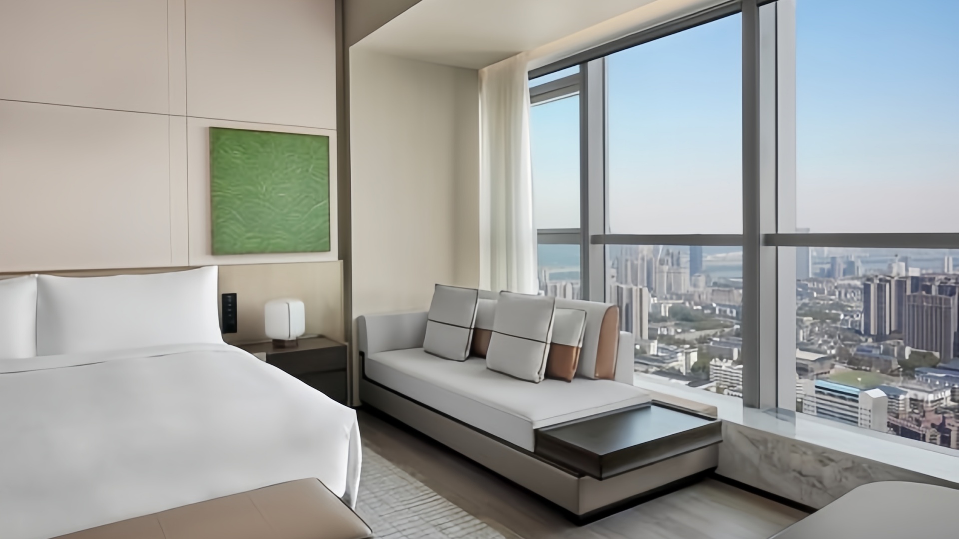 Универсальные скамейки для отелей: от отдыха на открытом воздухе до входов