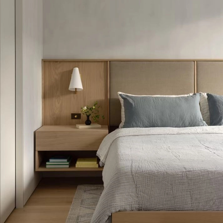 Гостеприимная спальня на стенах на стенах