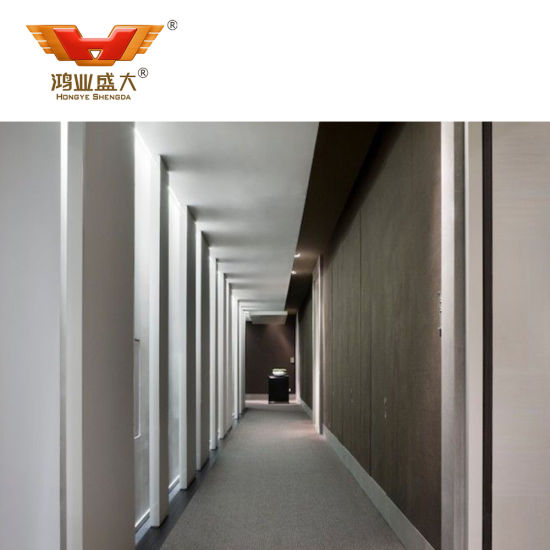 Стена лобби отеля с низкой ценой