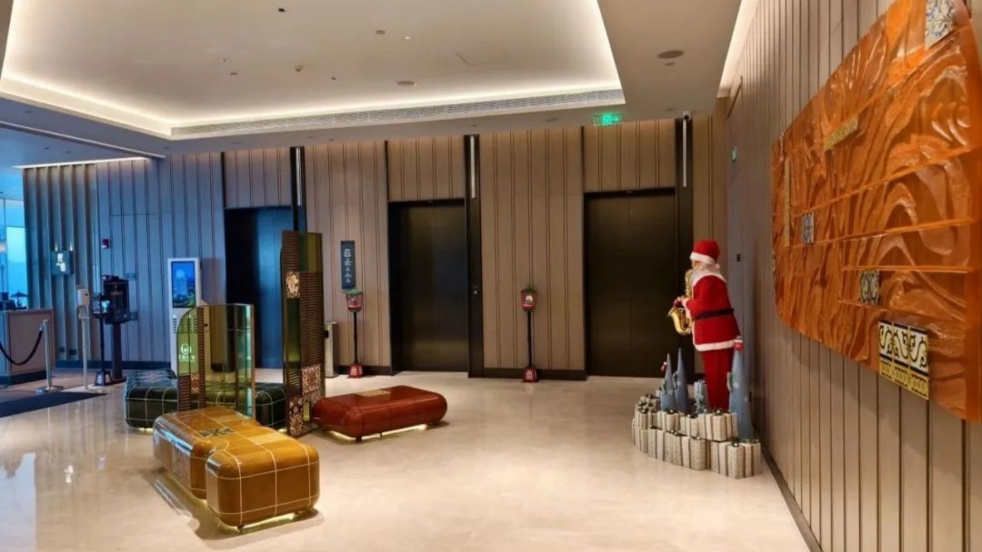 Lobby3