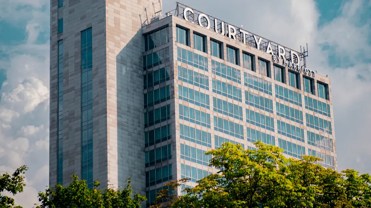 Решения FF&E для отелей Marriott