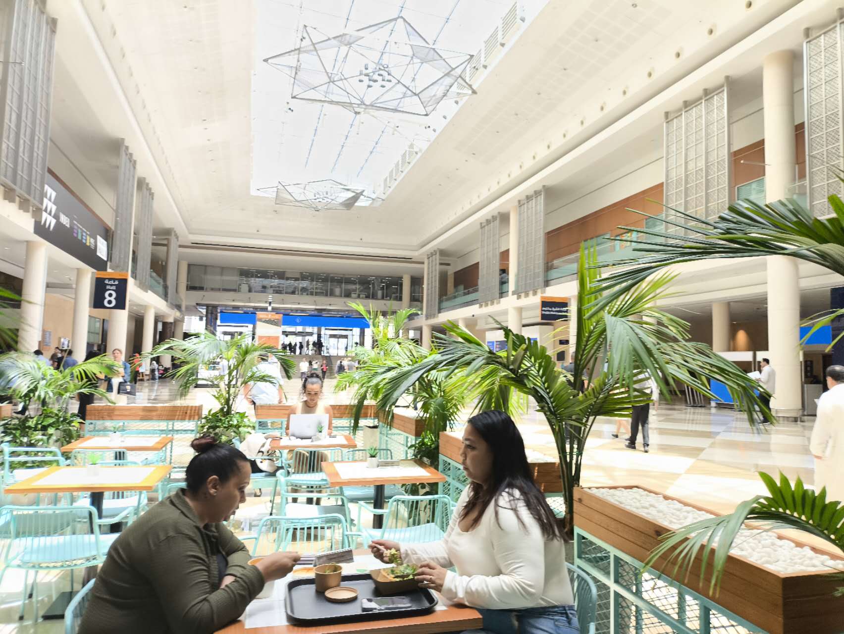 Hongye Furniture Group приняла участие в выставке индекса Dubai в 2024 году.