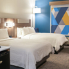 Кровать размера King с мягкой обивкой в ​​стиле DoubleTree
