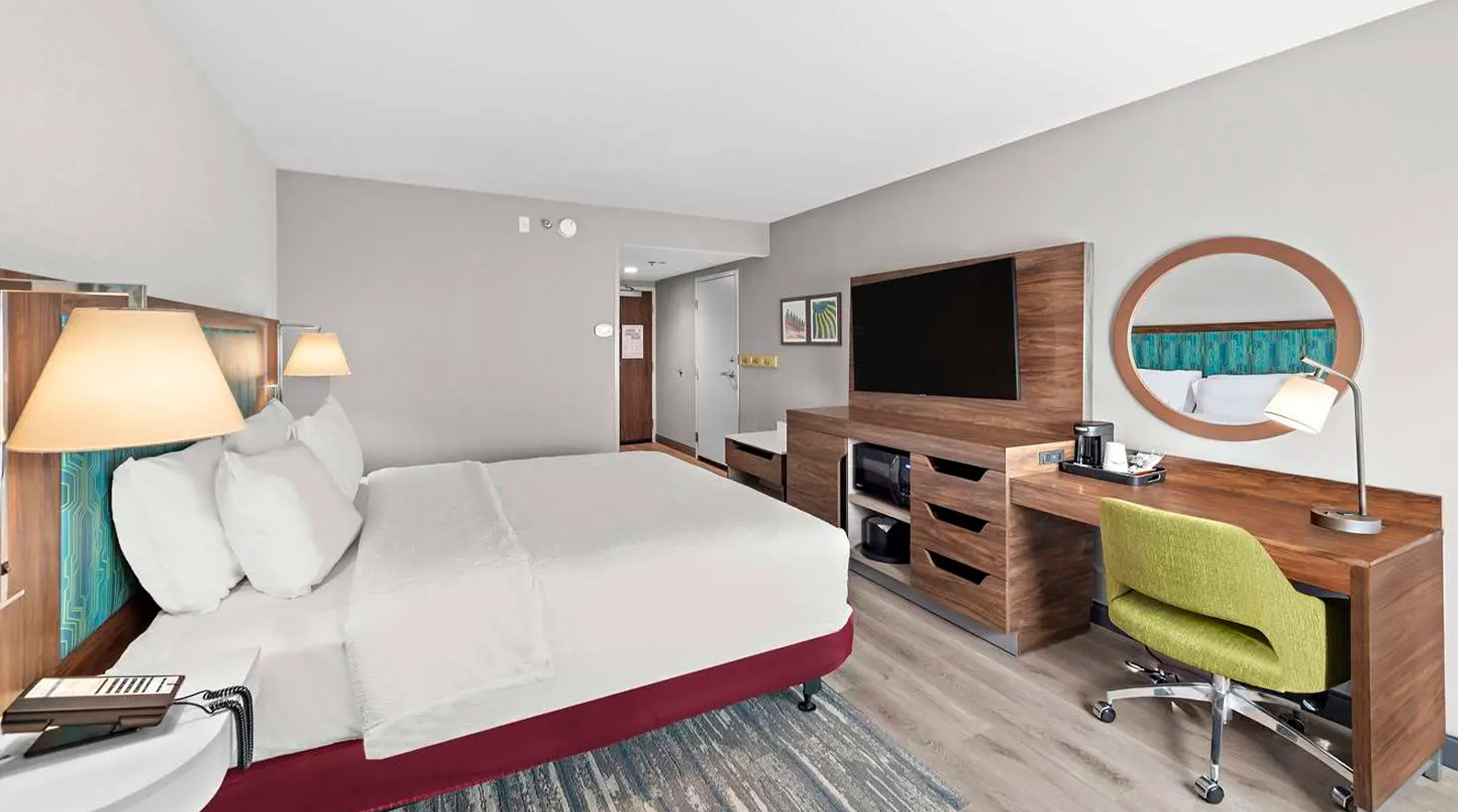 Hampton by Hilton 1580 (1).jpg