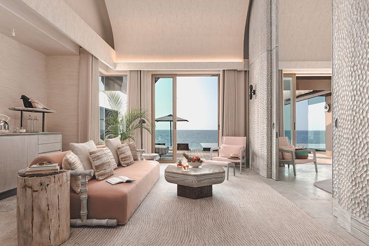 Роскошный костюм отеля