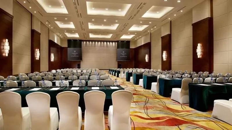 Роскошный банкетный зал