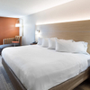 Кровать размера King с мягкой обивкой в ​​стиле DoubleTree