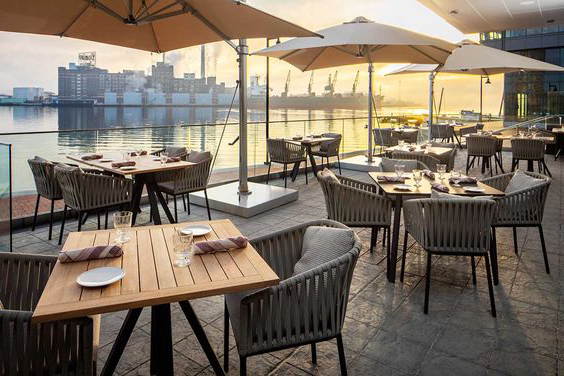 Прочность имеет значение: инвестиции в высококачественные бары и шезлонги для ресторанов в отеле Patios