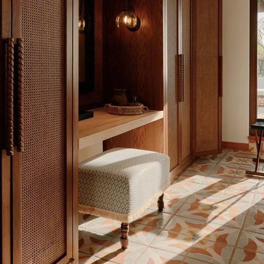 Современный отель деревянный письменный стол